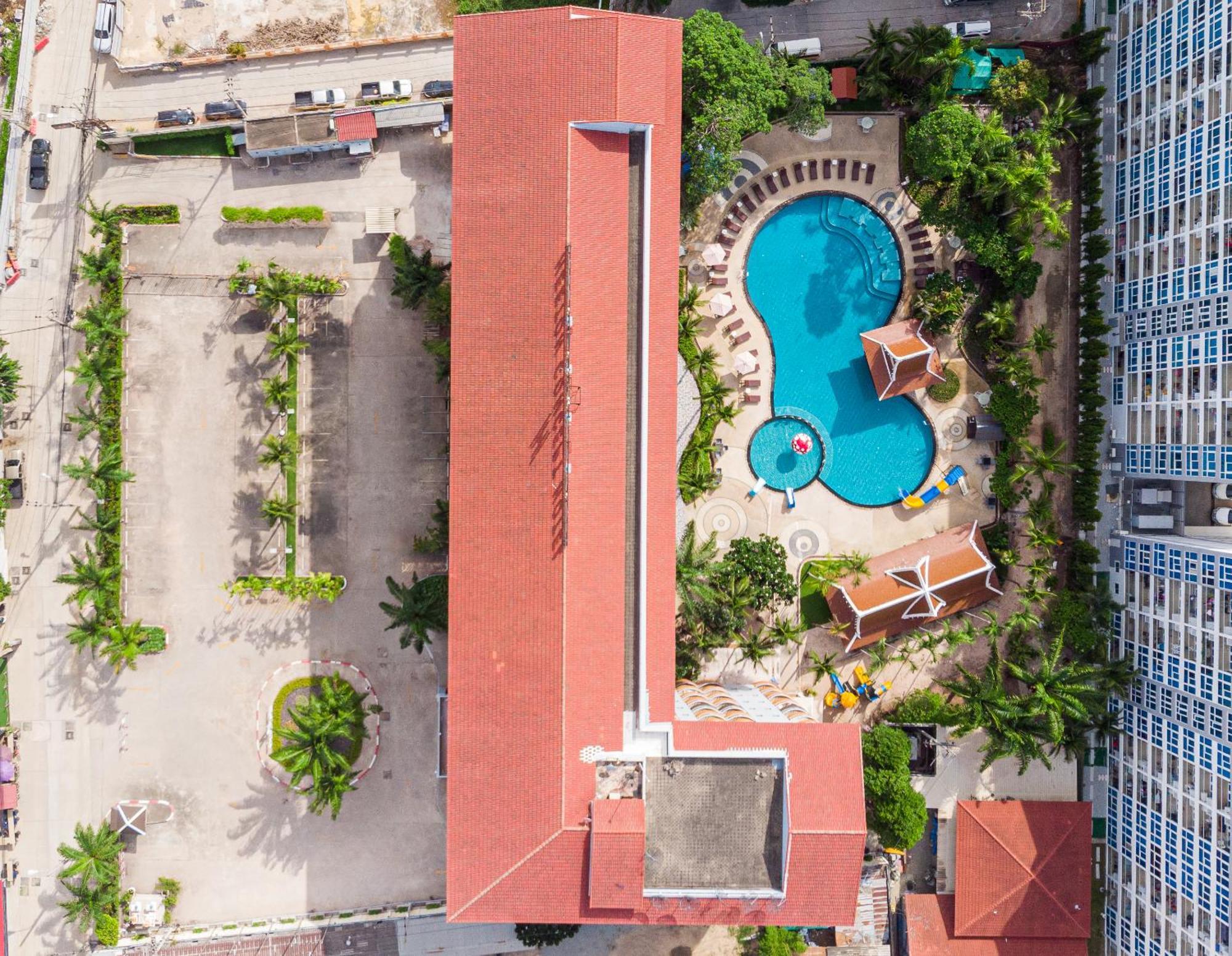 Heeton Concept Hotel Pattaya By Compass Hospitality Bagian luar foto